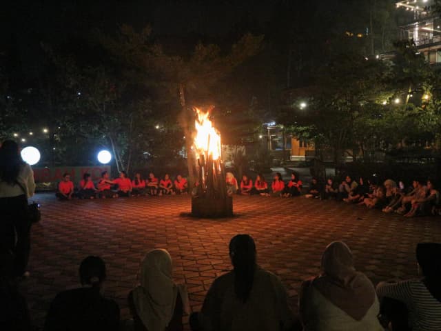 Campfire Bonding Session
